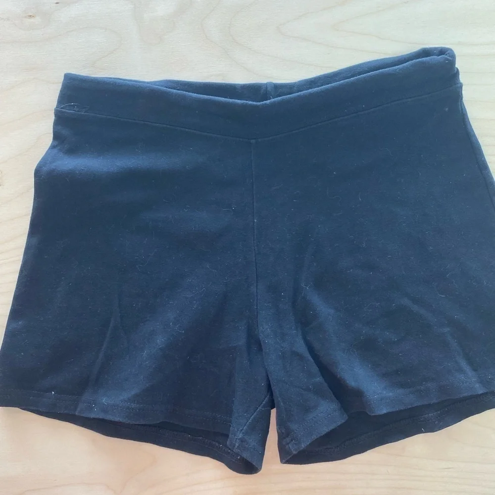 I. C. Fashions Shorts size Medium (FM)